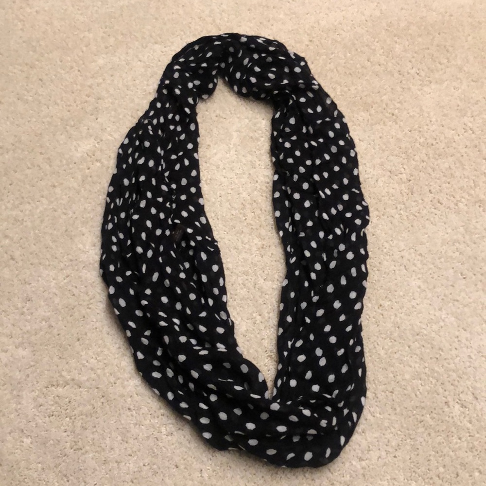 Infiniti scarf